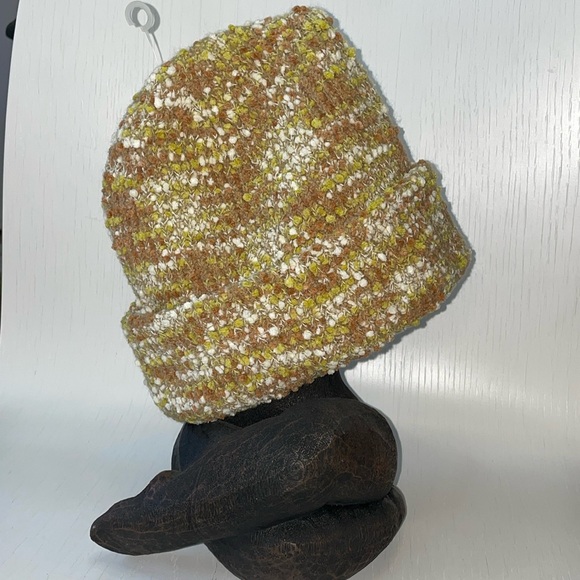 NWOT Standard Cloth “chenille” feel beanie hat OS - Picture 3 of 6